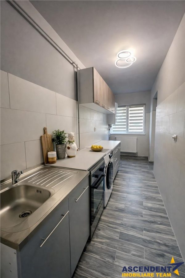 Garsoniera la prima inchiriere, etaj1, mobilata, echipata, Tractorul, Brasov - foto 2