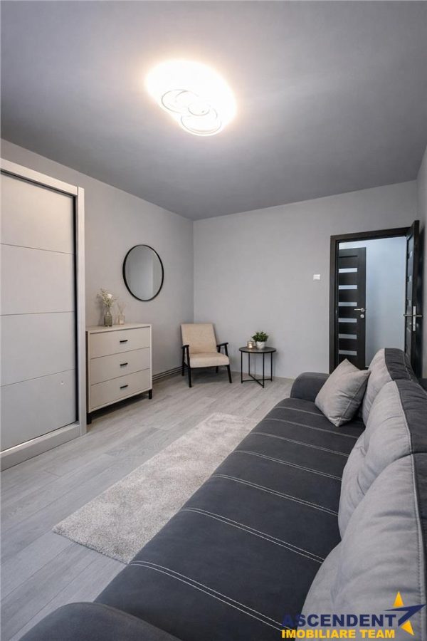 Garsoniera la prima inchiriere, etaj1, mobilata, echipata, Tractorul, Brasov - foto 6