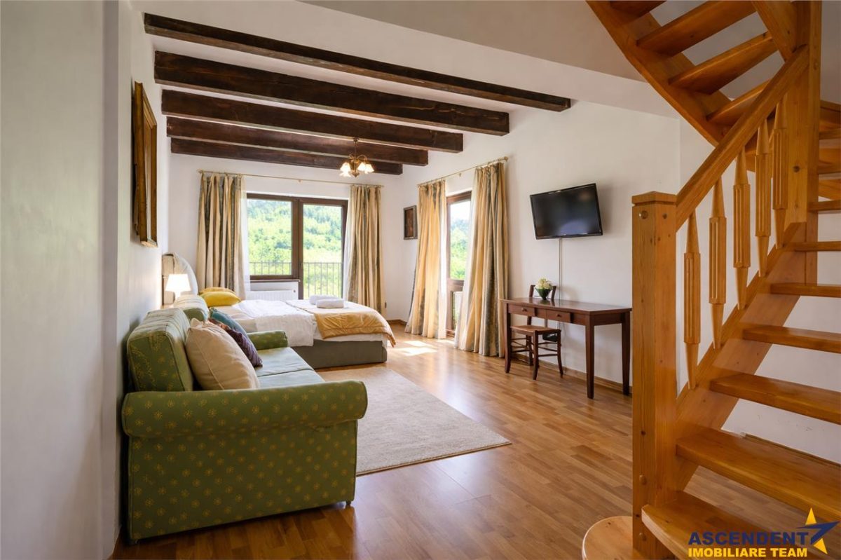 Pensiune:3 km de Castelul Bran, 2.900mp teren, aviz ISU, predare la cheie - foto 16