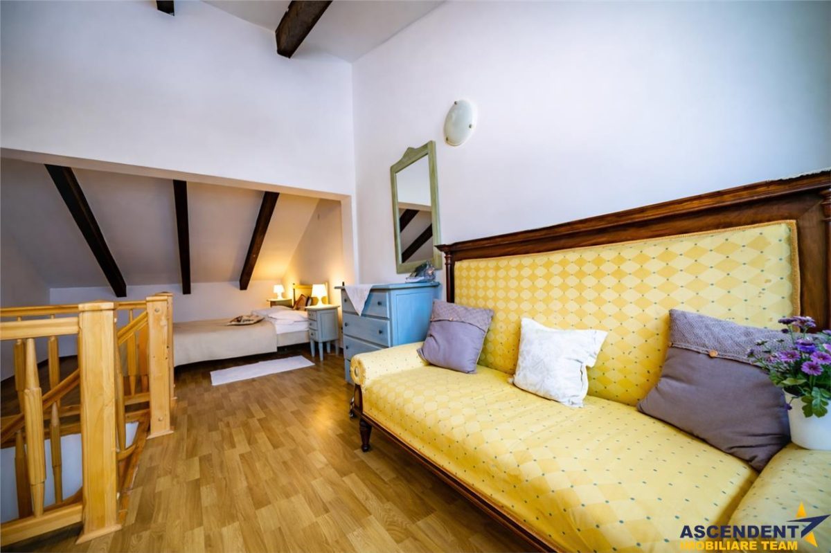 Pensiune:3 km de Castelul Bran, 2.900mp teren, aviz ISU, predare la cheie - foto 6