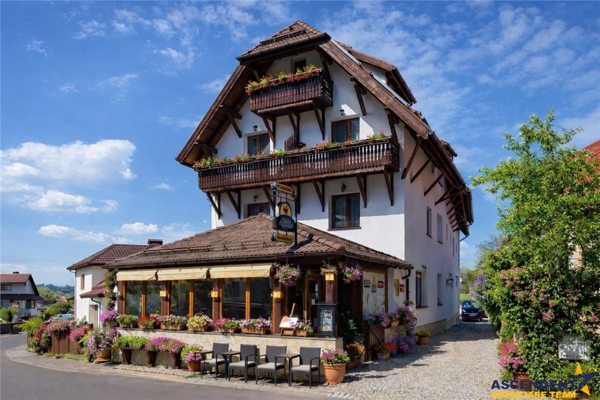 Pensiune cu restaurant, farmec aparte, concept italian, Central, aria Castelul Bran - 