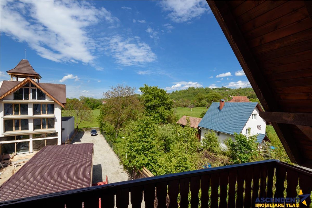 Pensiune cu restaurant, farmec aparte, concept italian, Central, aria Castelul Bran - foto 24