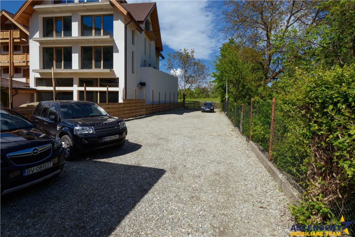 Pensiune cu restaurant, farmec aparte, concept italian, Central, aria Castelul Bran - foto 10