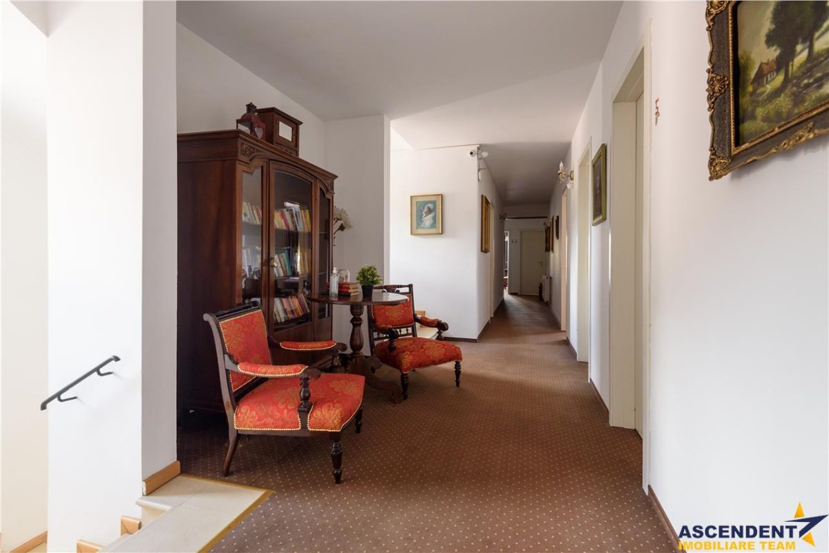 Pensiune cu restaurant, farmec aparte, concept italian, Central, aria Castelul Bran - foto 19