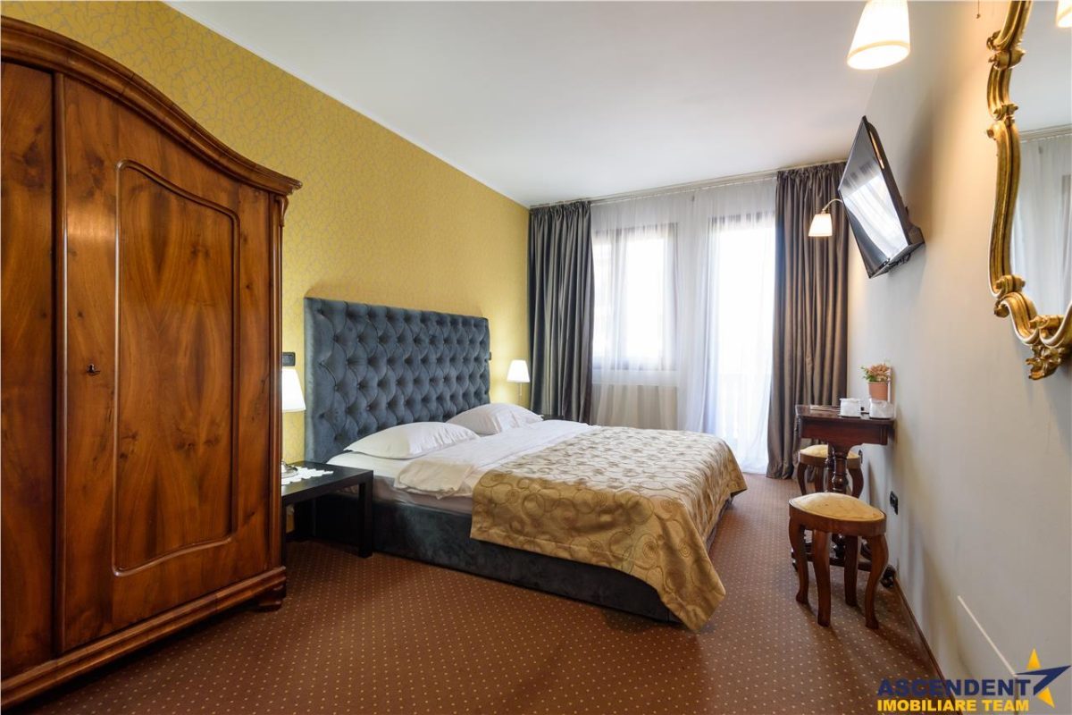 Pensiune cu restaurant, farmec aparte, concept italian, Central, aria Castelul Bran - foto 3