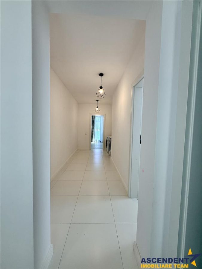 Rezidenta gata de mutat, aer distins, peisaj superb, Cristian, Brasov - foto 13