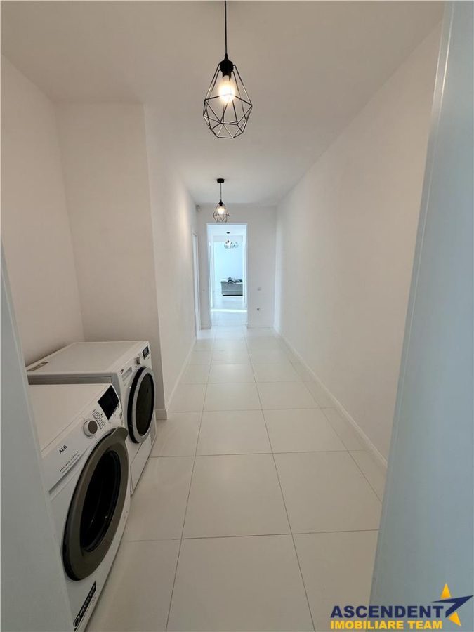 Rezidenta gata de mutat, aer distins, peisaj superb, Cristian, Brasov - foto 17