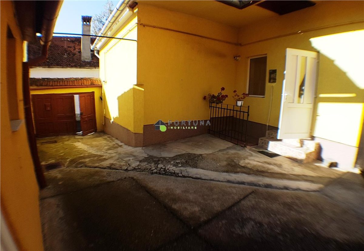 Casa cocheta, 2 camere mobilata si utilata, zona Piata Unirii - foto 5