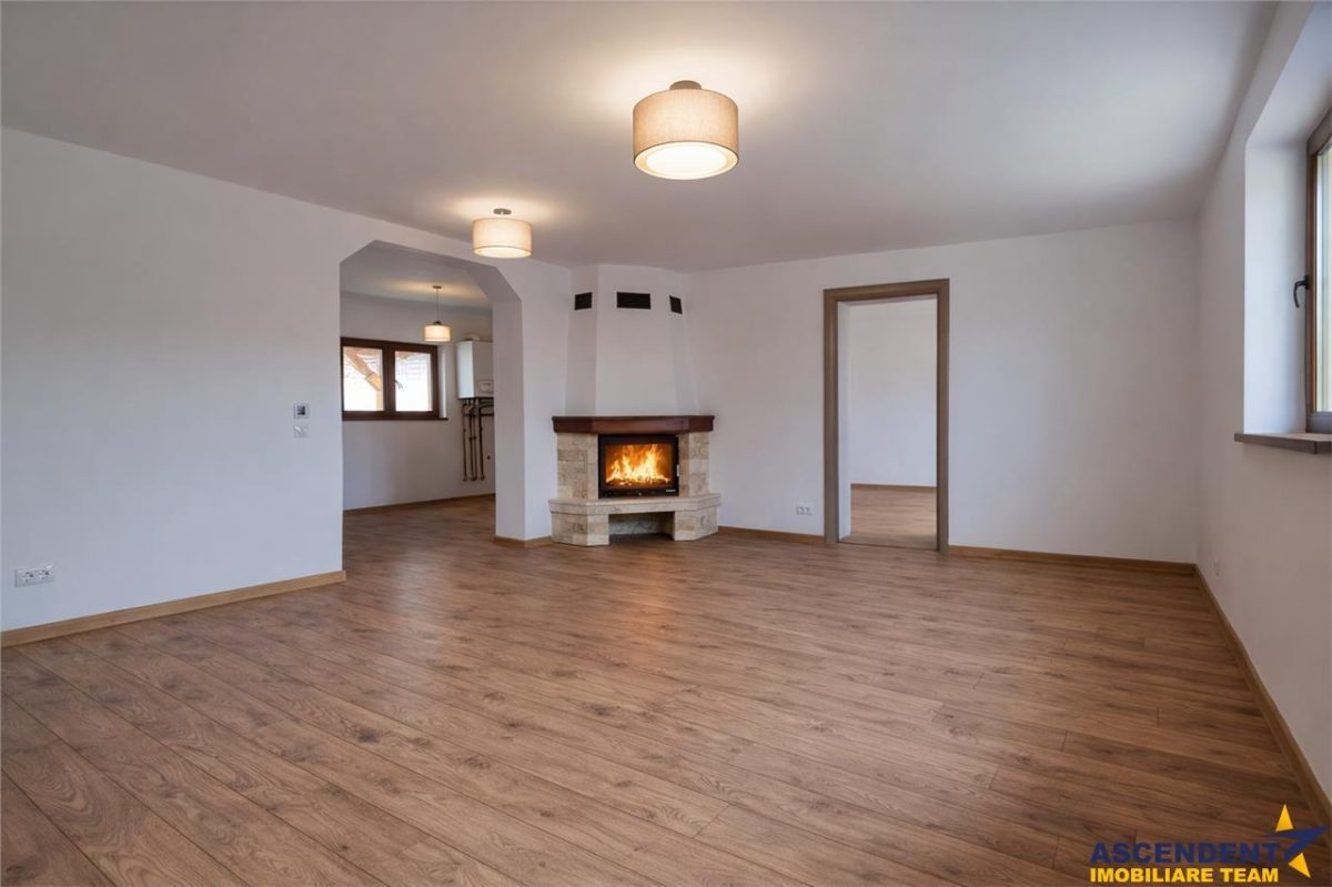 Rezidenta renovata+edificiu +1.500mp teren,Sanpetru,Brasov - foto 2