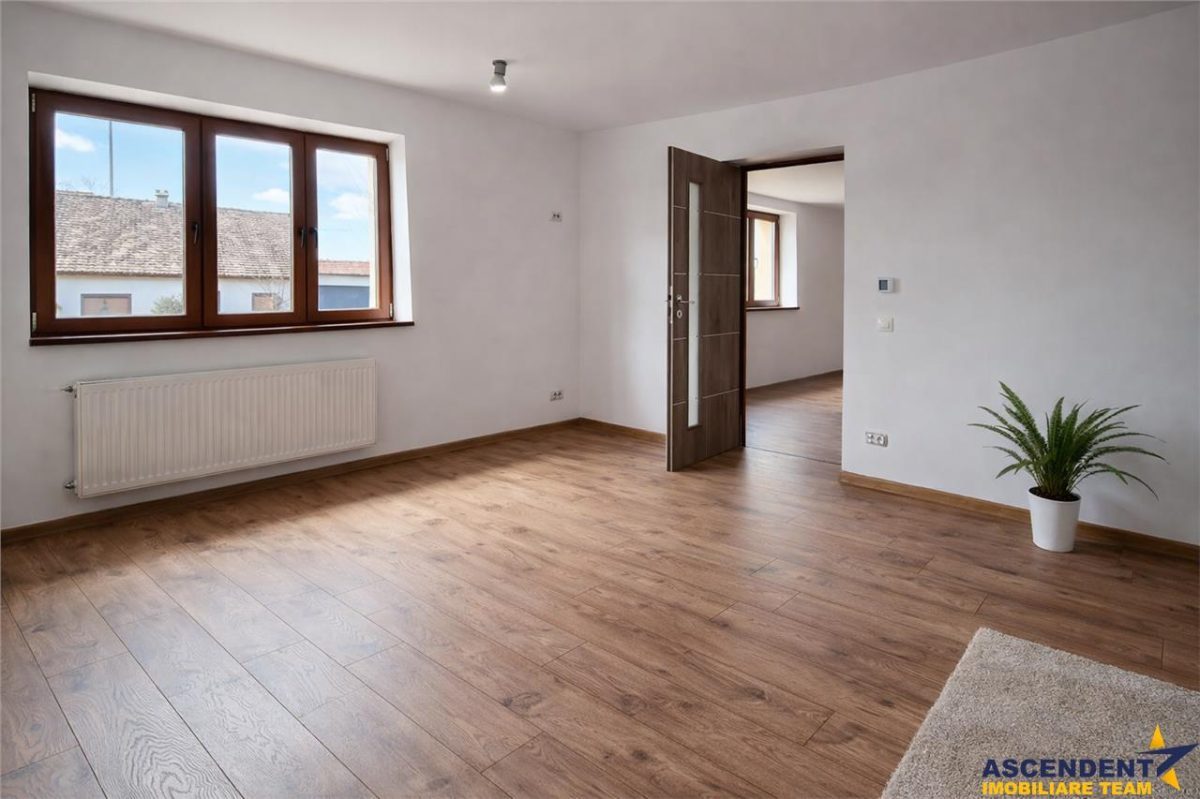 Rezidenta renovata+edificiu +1.500mp teren,Sanpetru,Brasov - foto 4