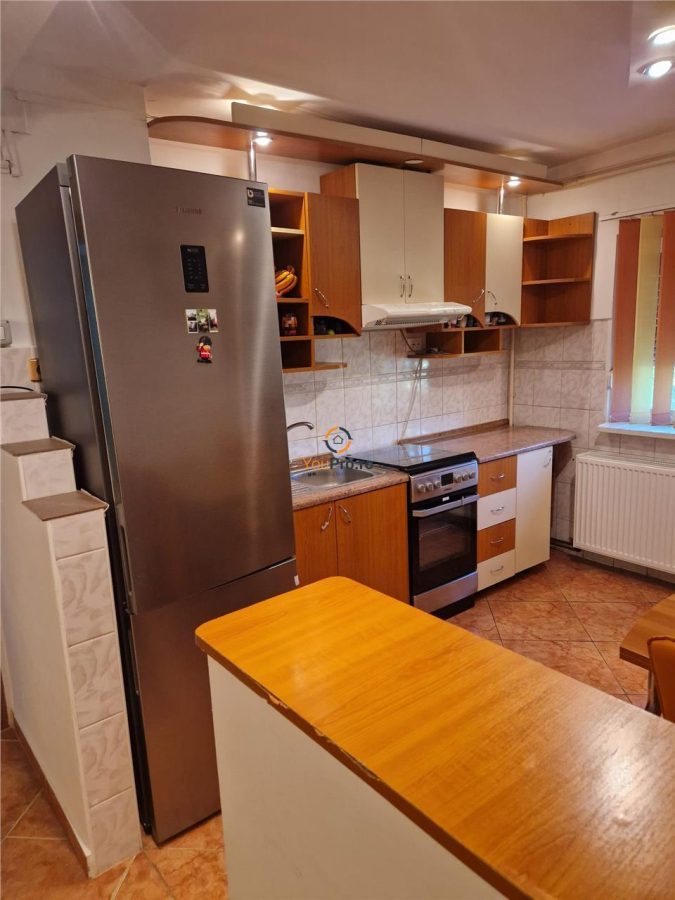 Dambovita 3 camere Decomandat etaj 4 - foto 5