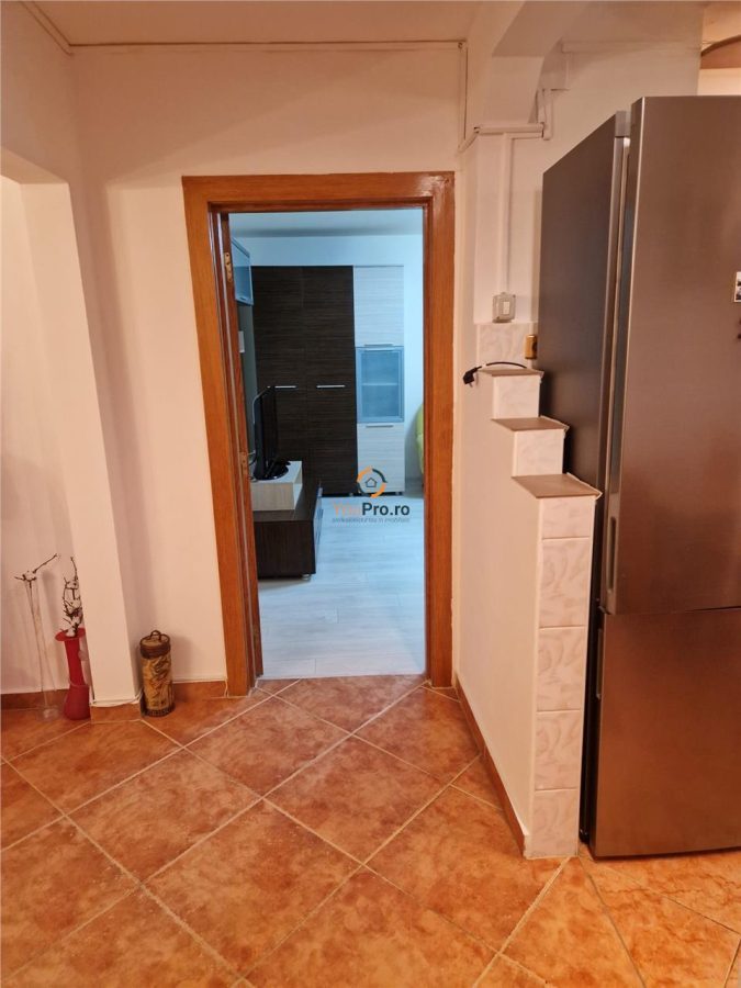 Dambovita 3 camere Decomandat etaj 4 - foto 9