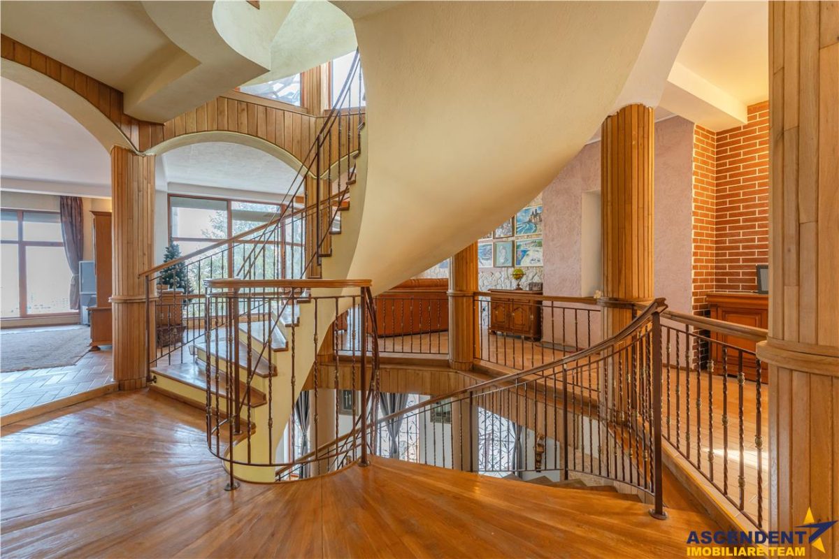 Castelariu:spectacol panoramic,locatie prestigioasa,exclusivist confort,Central, Brasov - foto 24