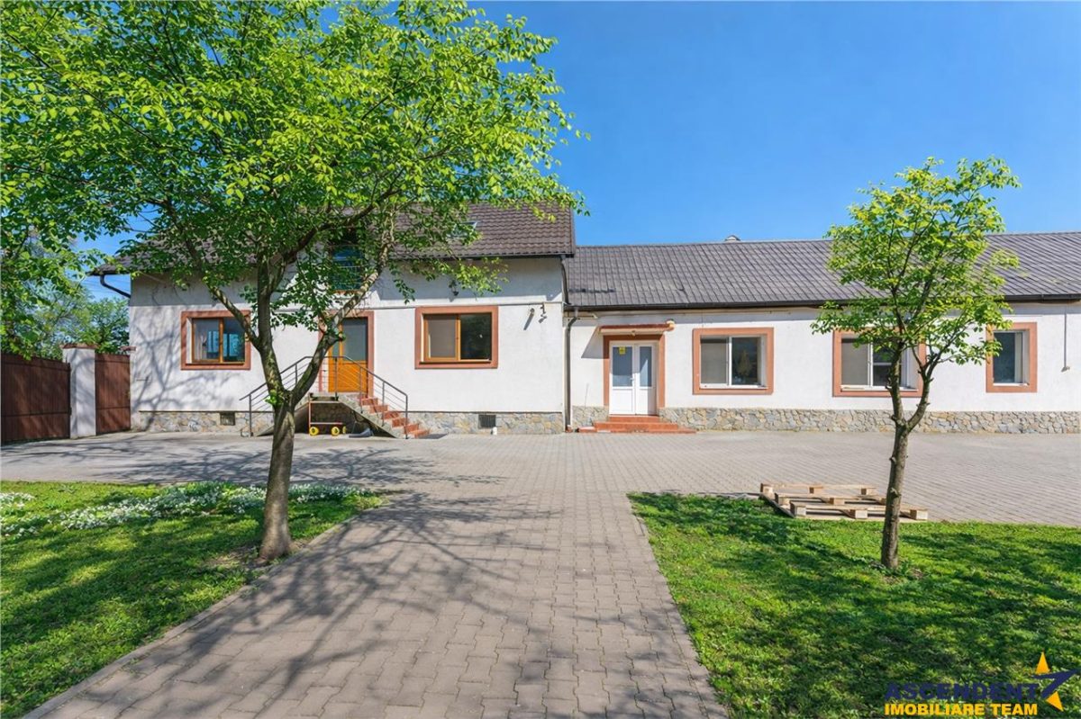 Sediu firma/ rezidential, pe domeniu de 2.240 mp teren,Central, Halchiu, Brasov - foto 10