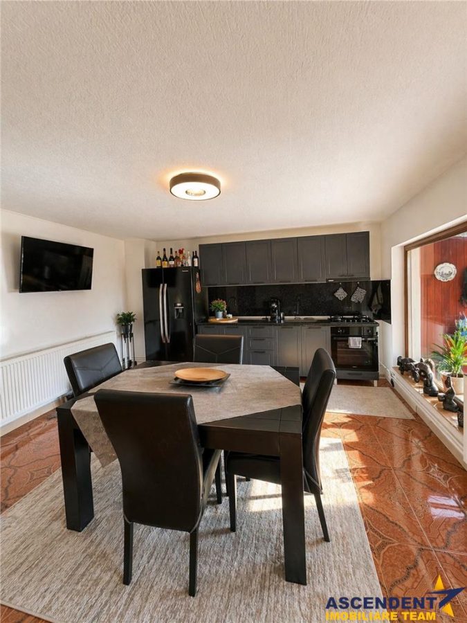 Casa individuala, P+1, renovata, mobilata, Sanpetru, Brasov - foto 2