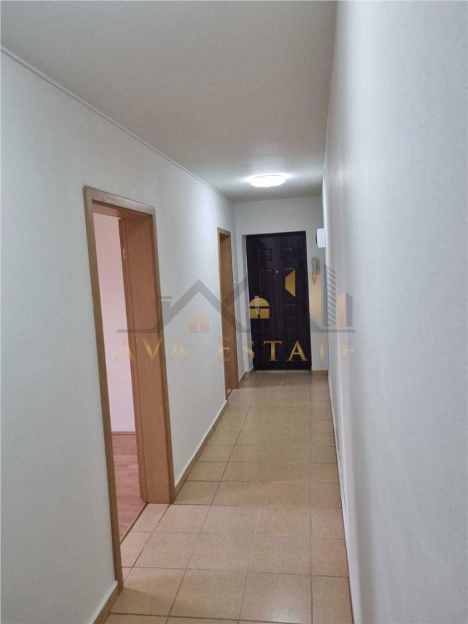 2 Camere, DECOMANDAT,  Mansarda - ZONA GIROCULUI - foto 3