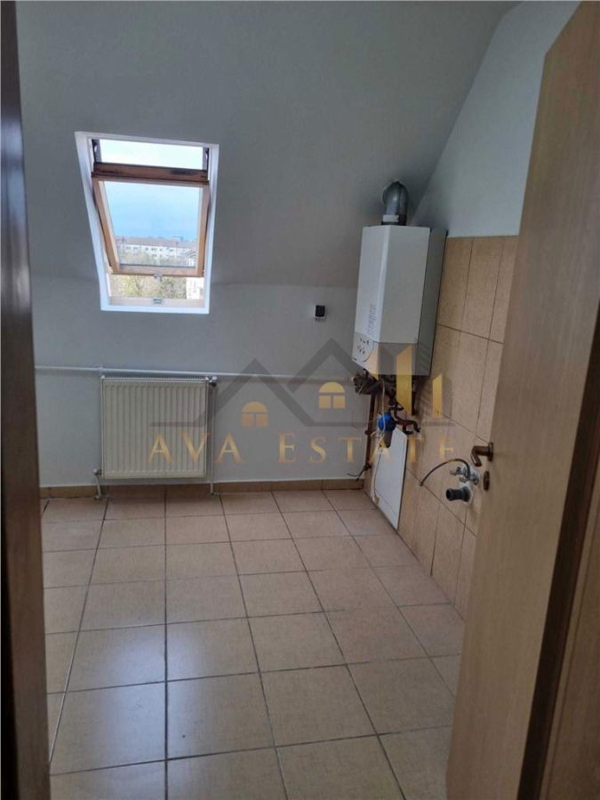 2 Camere, DECOMANDAT,  Mansarda - ZONA GIROCULUI - foto 6