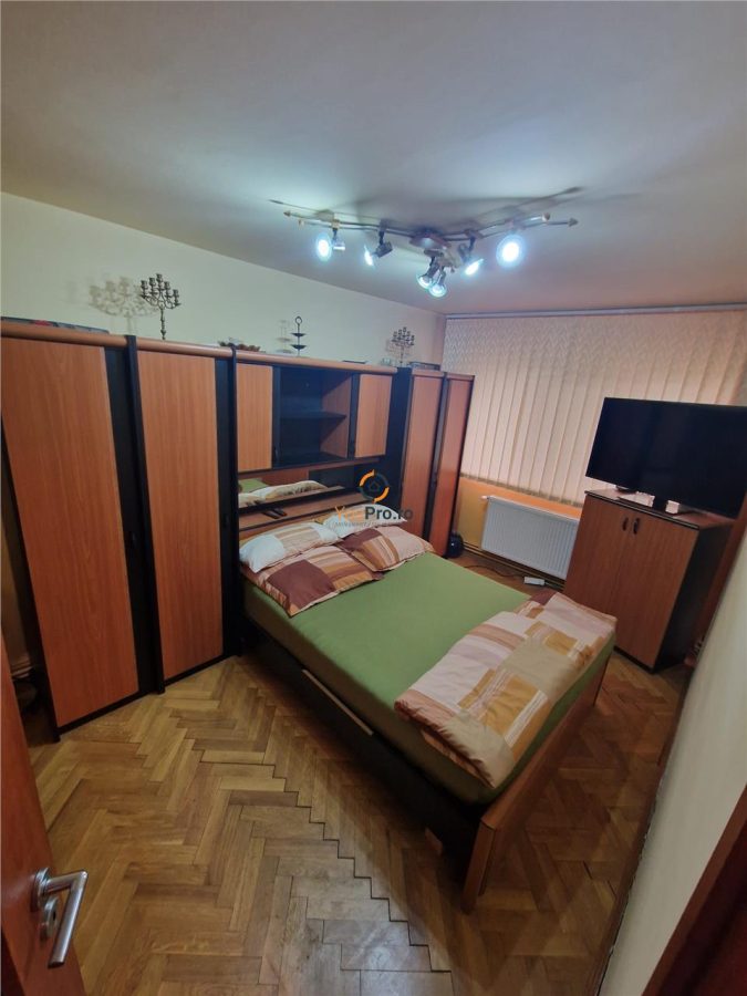 Decomandat 4 camere etaj 1 Circumvalatiunii/Iulius Town - foto 22