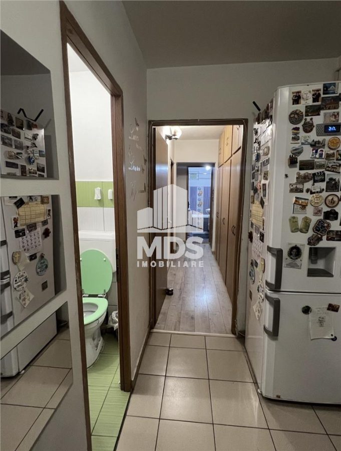 Decomandat, model mare cu 2 bai la parter inalt - Timisoara