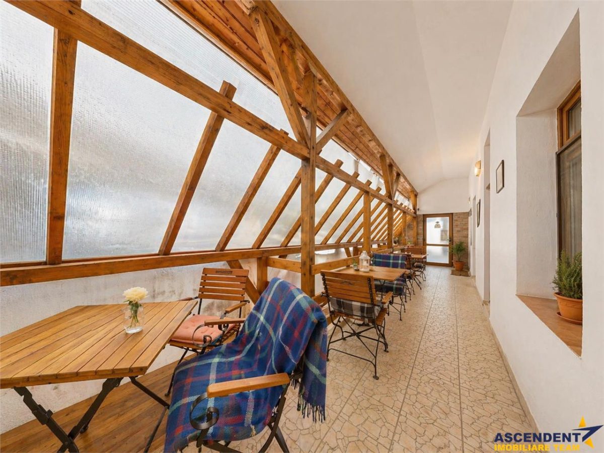 Resort cu perspectiva remarcabila in Centrul Istoric, Piata Unirii, Brasov - foto 12