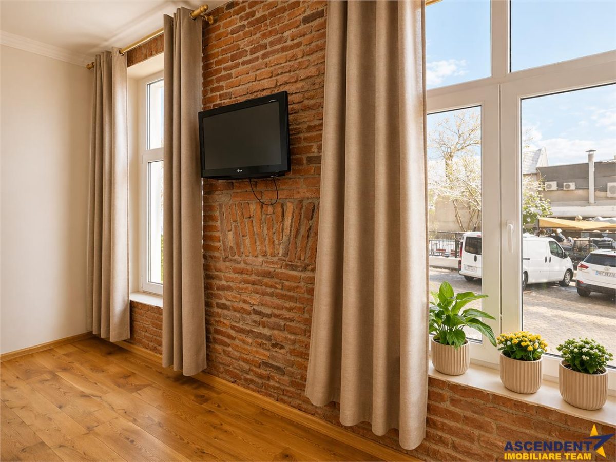 Resort cu perspectiva remarcabila in Centrul Istoric, Piata Unirii, Brasov - foto 13