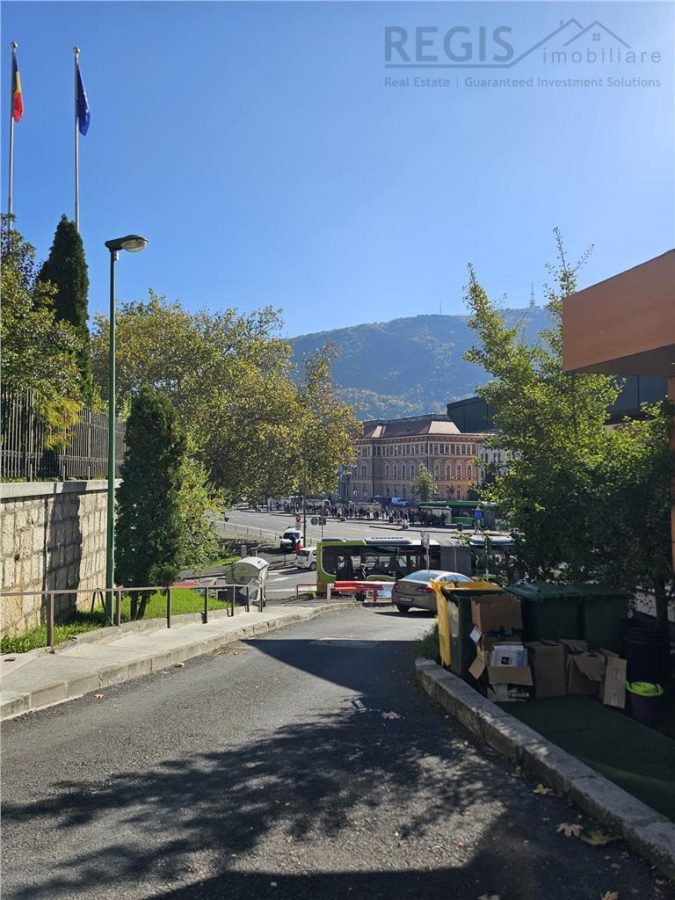 Studio Livada Postei  ULTRACENTRAL Brasov cu parcare, beci si anexa - foto 12