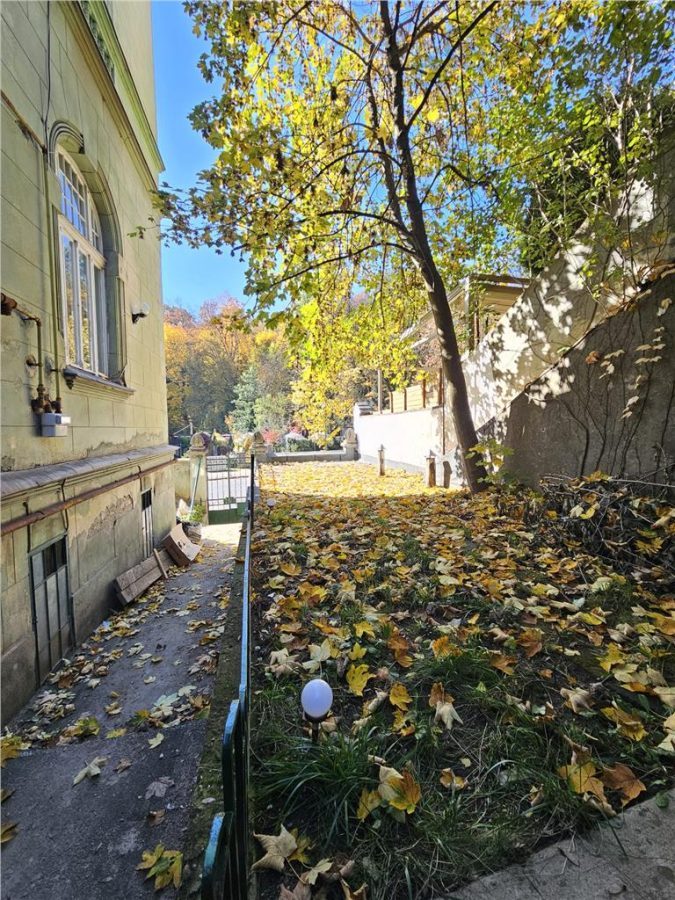 Studio Livada Postei  ULTRACENTRAL Brasov cu parcare, beci si anexa - foto 13