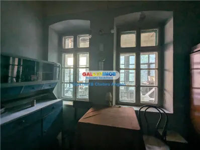 Unirii vila S+P+1 , spațiu comercial la parter,SU 206mp teren 293mp - foto 12