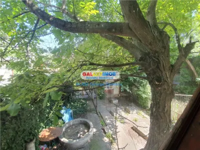 Vanzare teren 420mp, constructie 130mp Piata Victoriei Sfintii Voievoz - Bucuresti