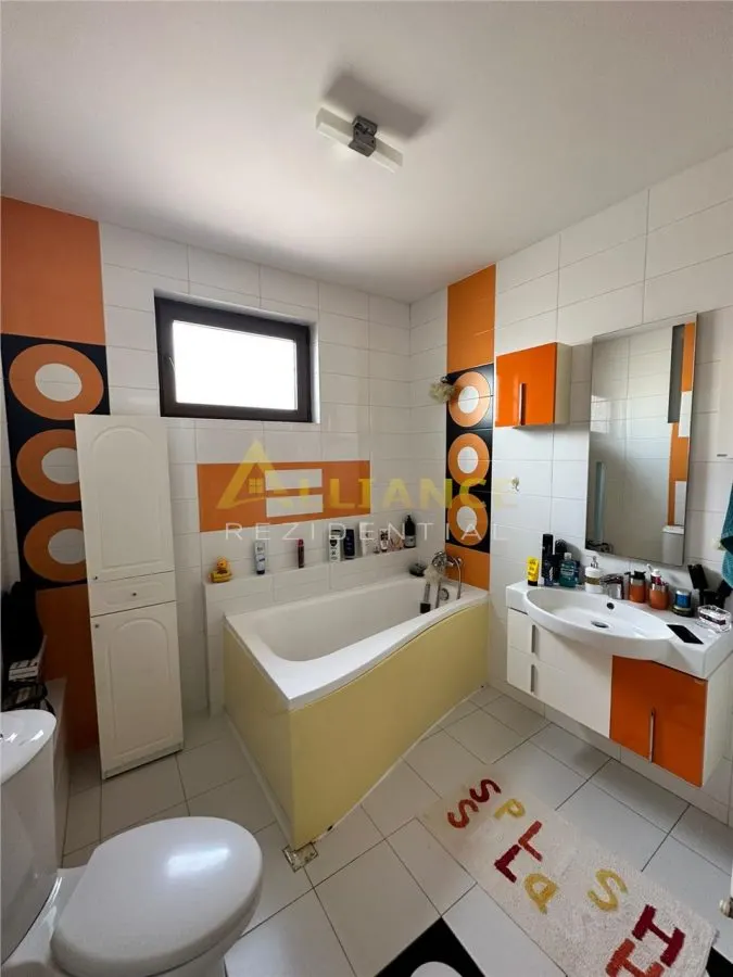 Piata Sudului ~Casa individuala 4 camere ~ 3 bai - foto 13