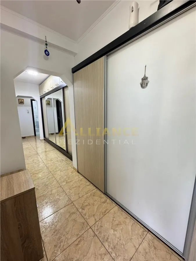 Apartament 3 camere Mobilat utilat Gata de mutare - foto 2