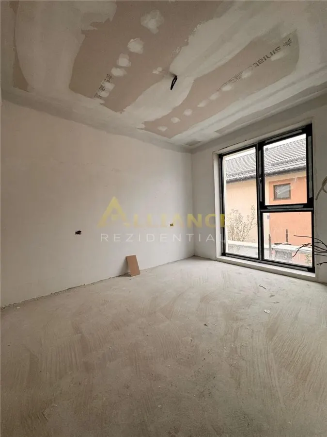 Vila cu 5 camere - 4 bai | 180 MPU - Teren 190 MP - foto 9