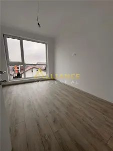 Apartament 3 camere - foto 4
