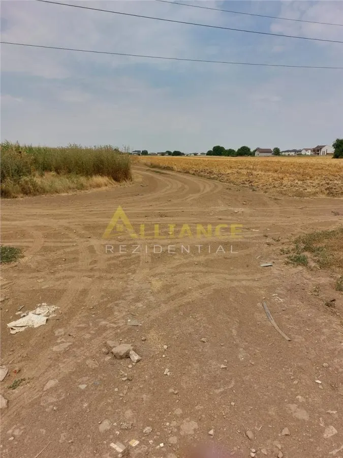 Teren 330 mp,la 250-300 m de alte case.Zona in dezvoltare. - foto 5