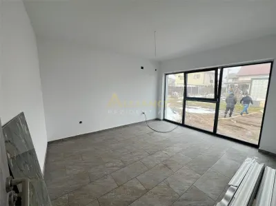 Casa 3 camere- strada asfaltata- 67 mp utili - foto 9