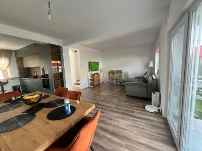 4 camere 2 bai teren 217mp - foto 12