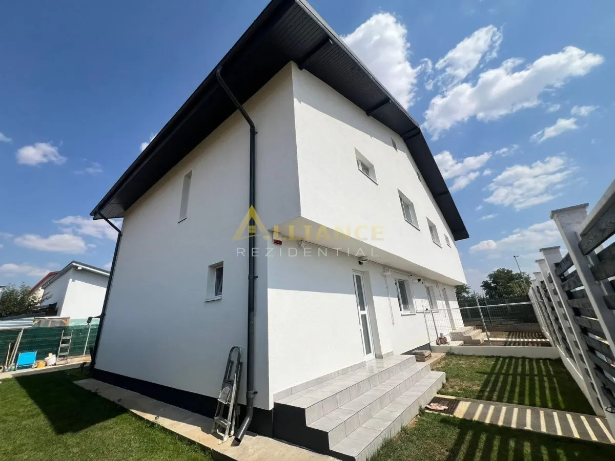  4 camere 2 bai teren 217mp - foto 15