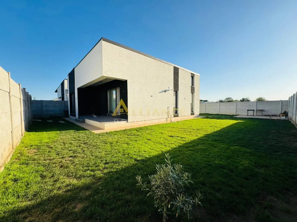 Casa de vanzareâ€“AVIATORILOR - teren 450 - 4 camere - foto 1