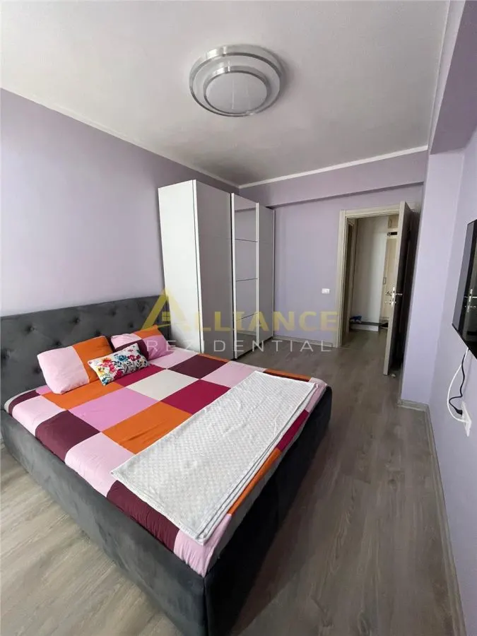 Apartament cu 3 camere sectorul 4 - foto 5
