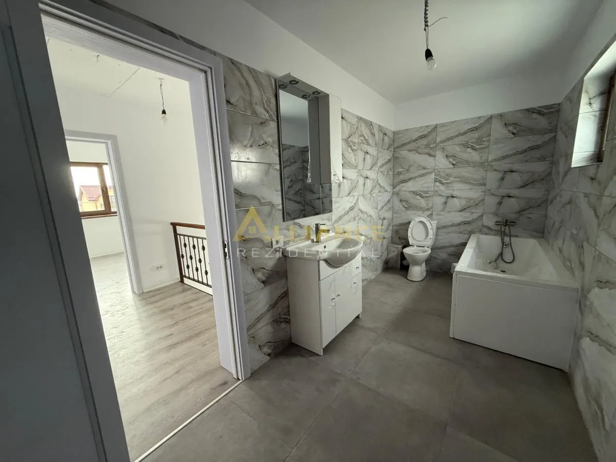 4 camere 2 bai 320mp teren - foto 2