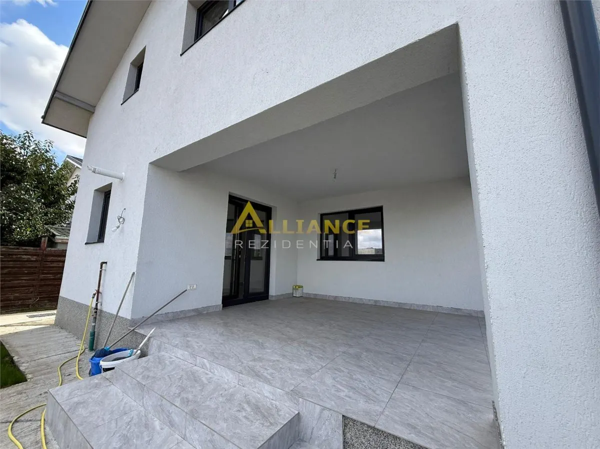 Vila pe prima strada / 4 Camere / 3 Bai / Incalzire Pardoseala / Teren 308 mp - foto 3