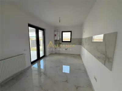 Vila pe prima strada / 4 Camere / 3 Bai / Incalzire Pardoseala / Teren 308 mp - foto 10