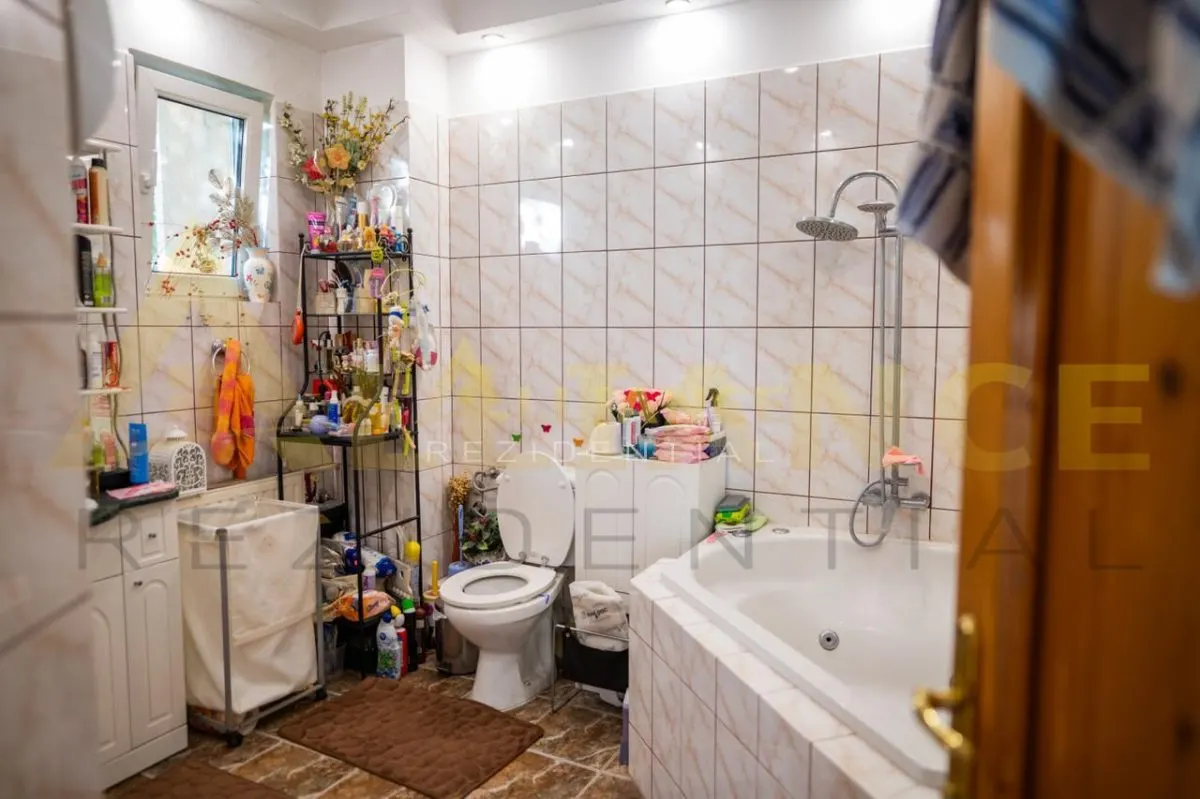 Proprietate Exclusivista cu Deschidere Spectaculoasa la Apa - Domeniu Privat cu Ponton si Teren Generos de 1800 mp - foto 14