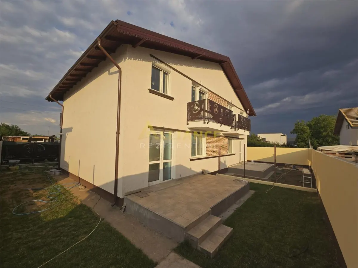 Vila tip duplex - 4 camere - 2 bai - pod - beci - foto 1