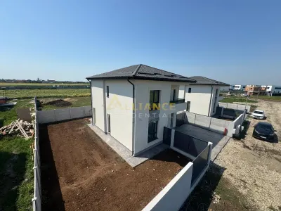 Vila Individuala / 4 Camere / 3 Bai / Incalzire Pardoseala / Teren 350 mp - foto 2