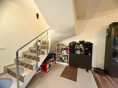 Duplex Mobilat / 4 Camere / 2 Bai / Teren 200 mp - foto 9