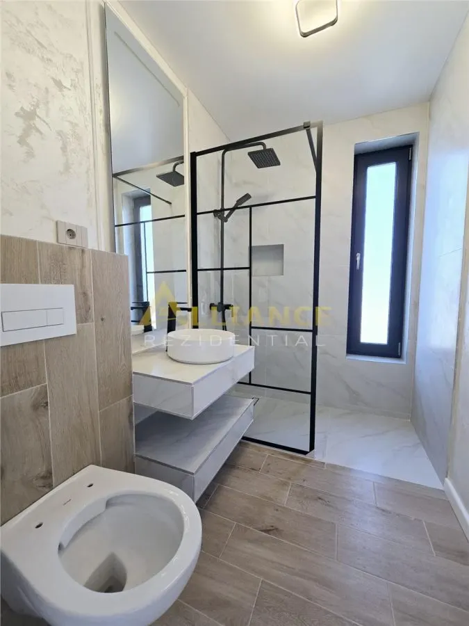 Ansamblu - Vila individuala - 5 camere - 3 bai - dressing - curte amenajata - foto 7