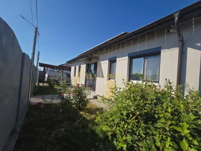 Casa mobilata si utilata - 3 camere- panouri solare+baterii stocare-sistem paza - foto 2