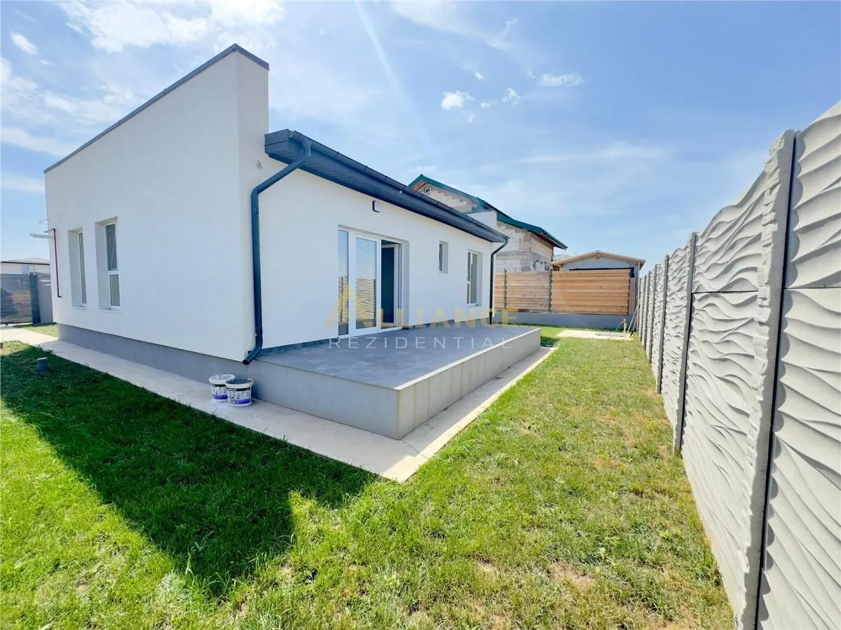 Casa individuala moderna || 2 dormitoare || 2 bai || Teren 320 mp - foto 2