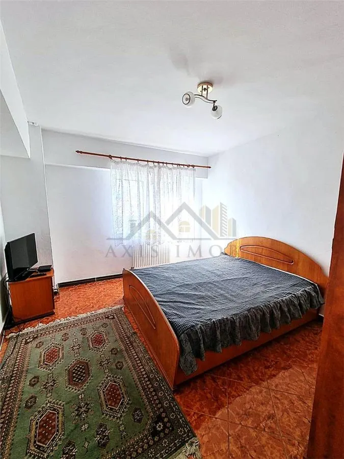 Apartament 4 camere conf 1 dec zona Ultracentral - foto 2